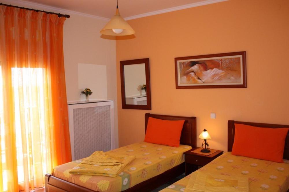 Guesthouse Liogerma Káto Loutrákion Pokoj fotografie