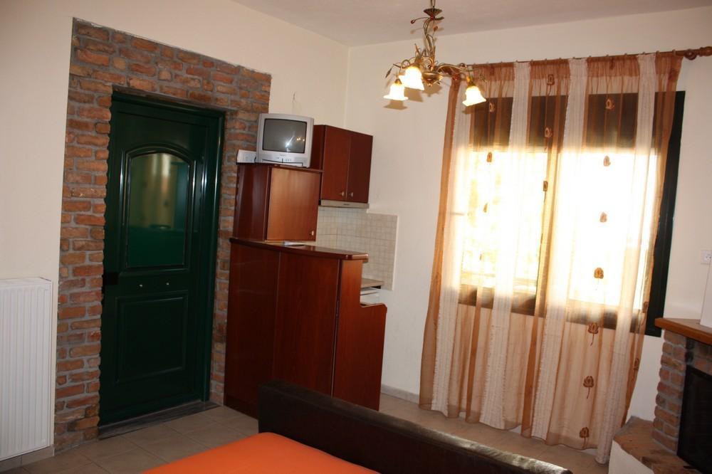 Guesthouse Liogerma Káto Loutrákion Pokoj fotografie